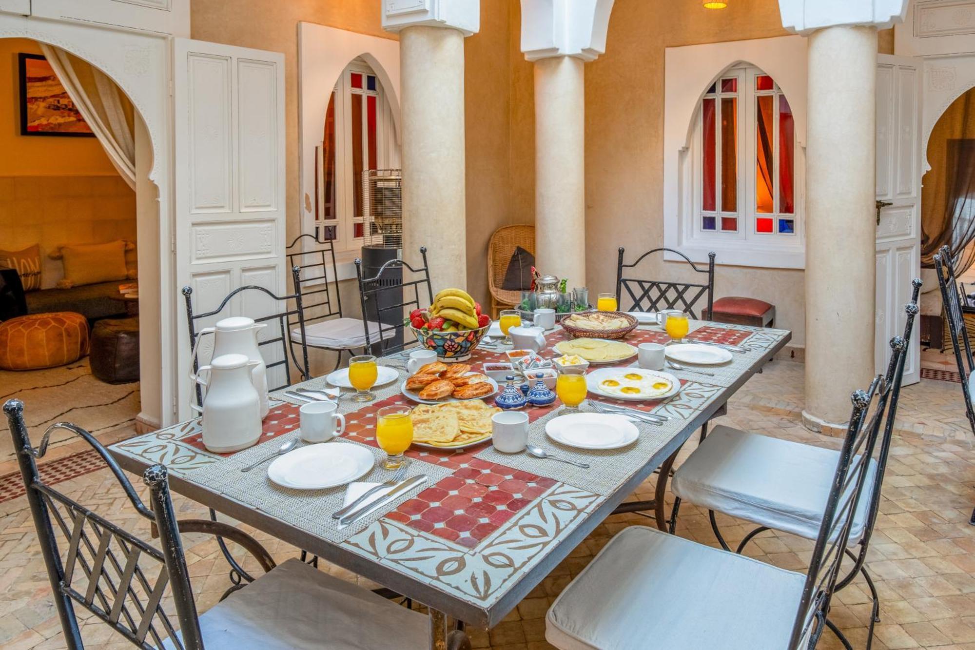 Riad Awinati Location Privatisee ,Piscine Chauffee , Beau Rooftop Marrakesh Exterior photo