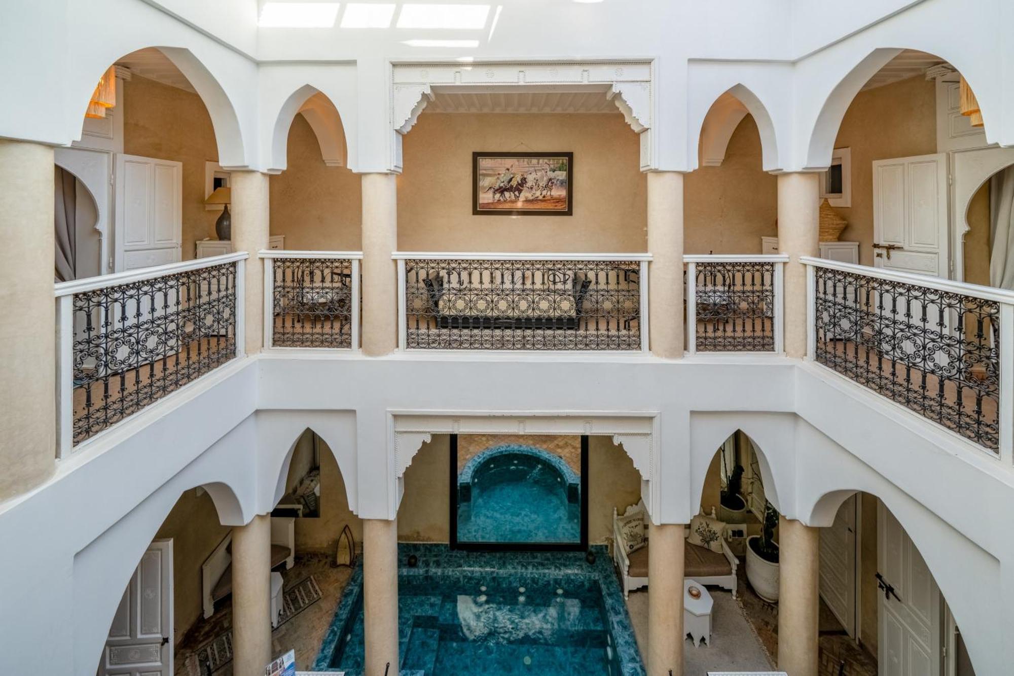 Riad Awinati Location Privatisee ,Piscine Chauffee , Beau Rooftop Marrakesh Exterior photo