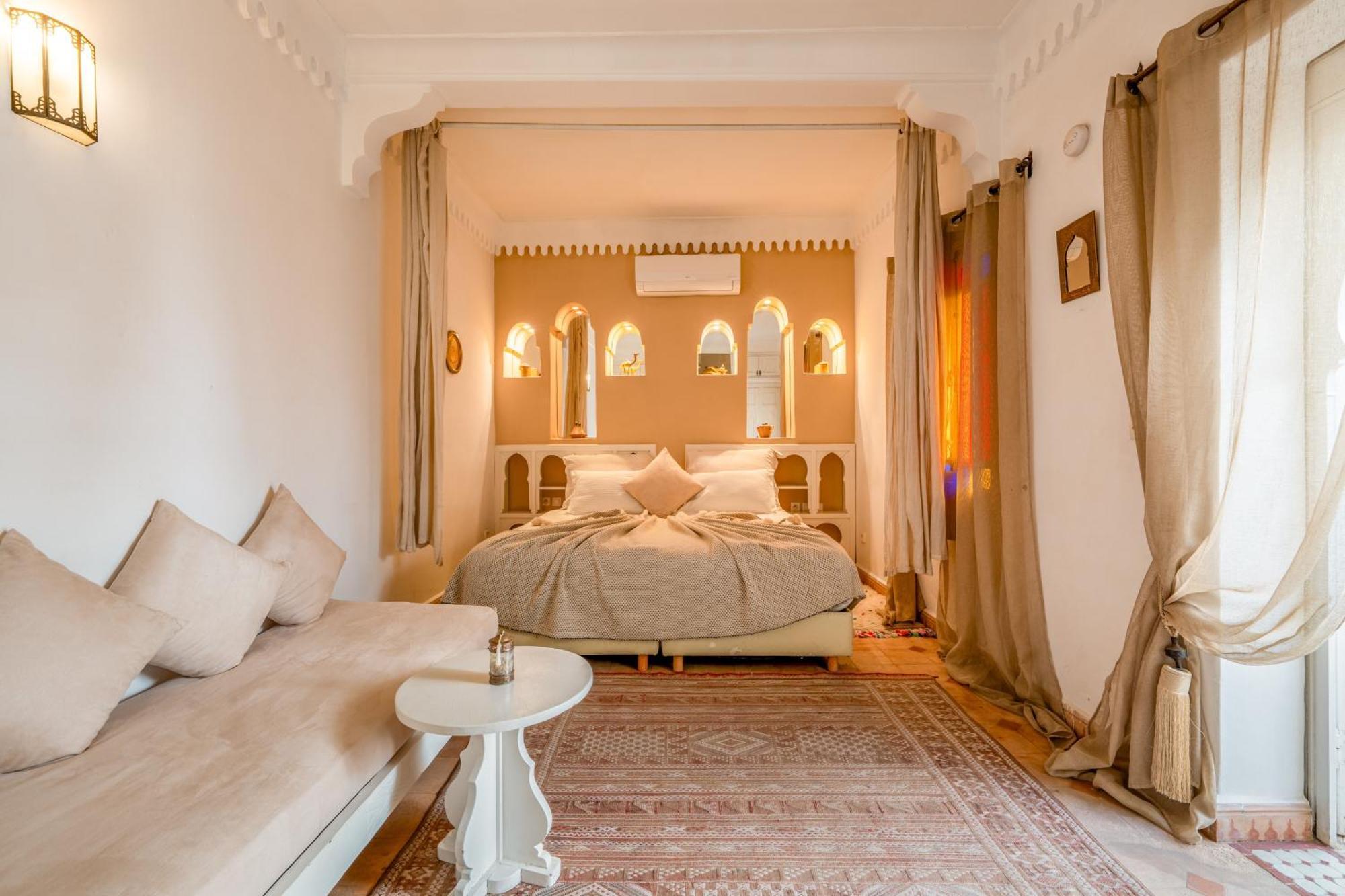 Riad Awinati Location Privatisee ,Piscine Chauffee , Beau Rooftop Marrakesh Exterior photo